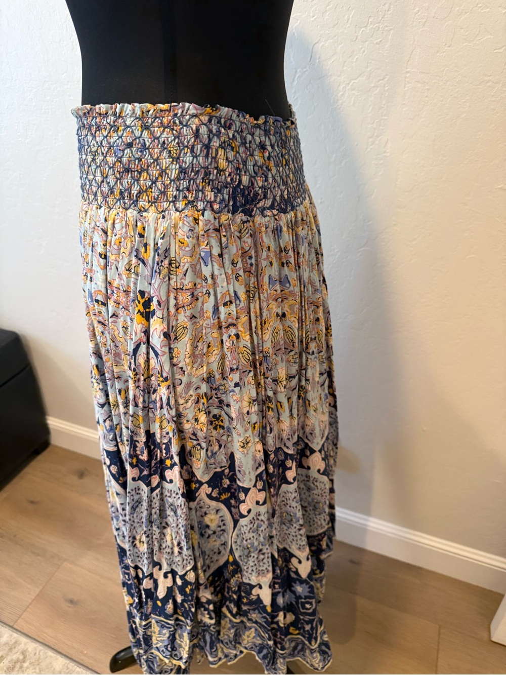 Free people Boho Floral Pleated Maxi Skirt - Navy & Cream colors - Picture 4 of 5